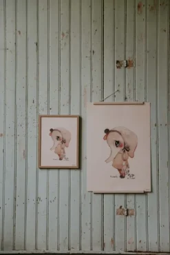 Mrs Mighetto - Miss Ellie juliste 50x70